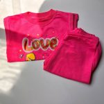 ست لباس راحتی کودک دخترانه نخ پنبه صورتی | تیشرت و شلوارک بچگانه اقتصادی طرح Love خرگوش لیاکیدز - تصویر 3